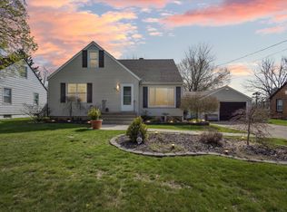 684 Fairfield Ave NW, Grand Rapids, MI 49504