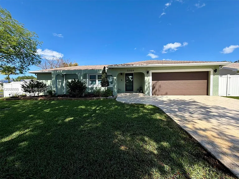 5704 SW 116th Ave — Photo 49
