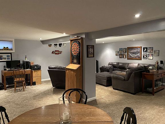 5th image of 921 Lake Park Dr