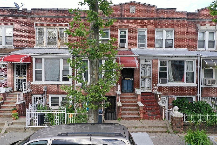 1st image of 137 E 29th St