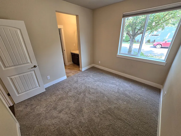9006 Buttercup St SE — Photo 14