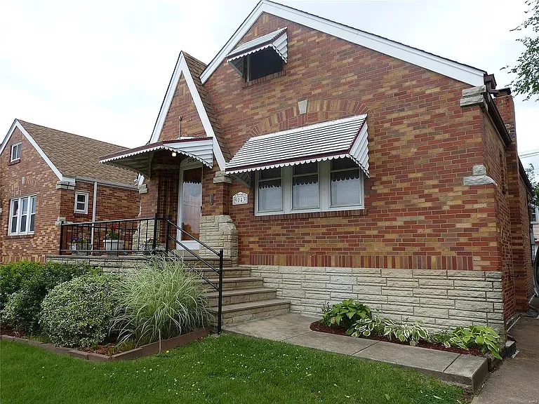 9043 Kathleen Ave — Photo 2