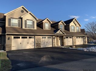 4 Ariana Ct, Delmar, NY 12054