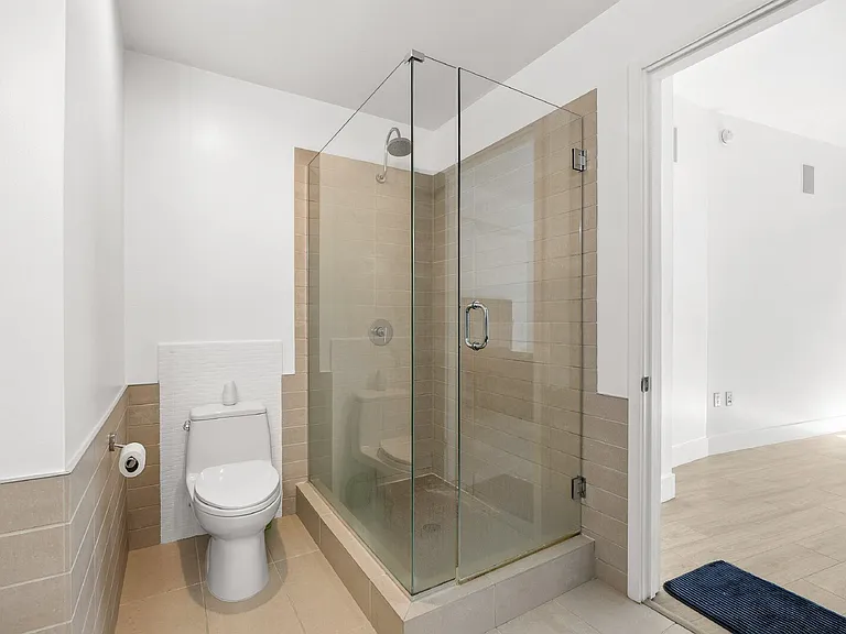111 N 12th St #1707 — Photo 24