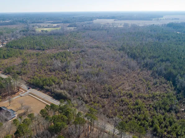 5715 Tabor Church Rd #3, Fayetteville, NC 28312