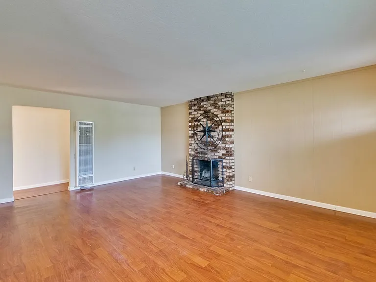 1778 Balsa Ave — Photo 9