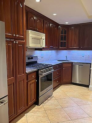 1st image of 8126 6th Ave #1