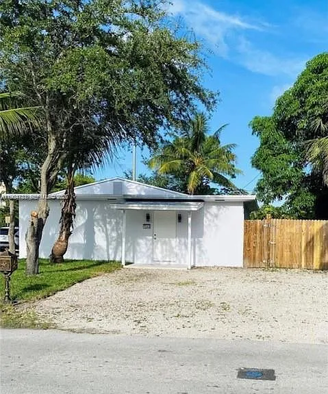 1244 NW 1st Ave — Photo 1