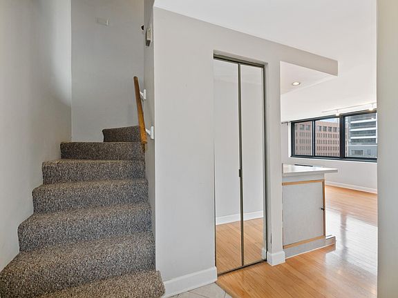4th image of 1221 N Dearborn Pkwy #410S