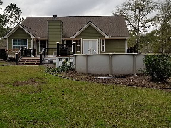 3rd image of 825 Barksdale Dr