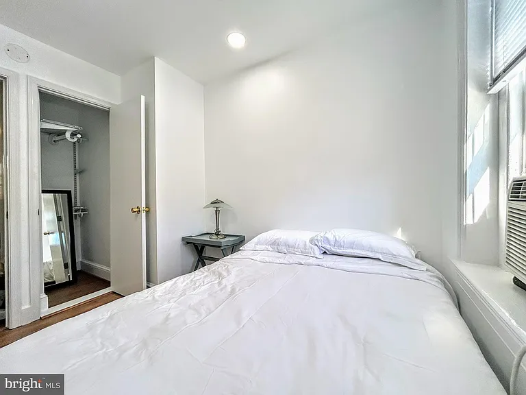 1544 Independence Ave SE #3 — Photo 5