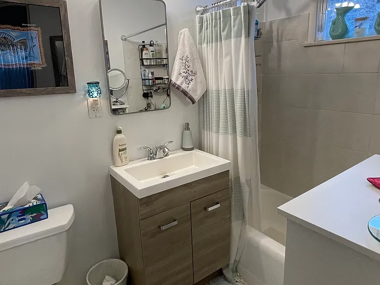 4928 Woodley Ave #0 — Photo 2