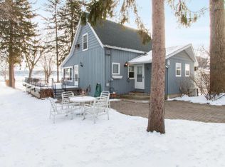 7 N Walworth Ave, Williams Bay, WI 53191