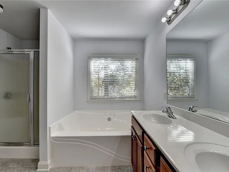 2104 Nelms Pointe Lndg — Photo 20