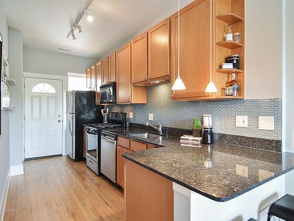 4th image of 1406 W Foster Ave #3
