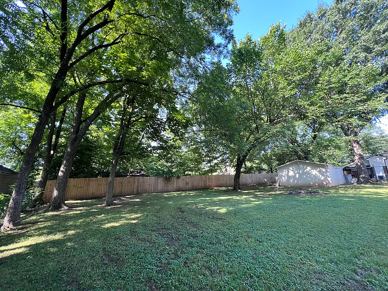 818 N Detroit Ave — Photo 2