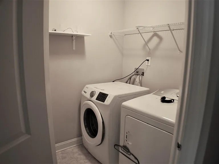 209 Moore Ct — Photo 27