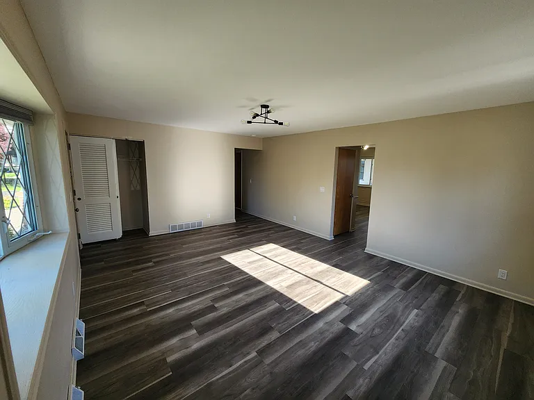 3249 N Eastmoreland Dr — Photo 9