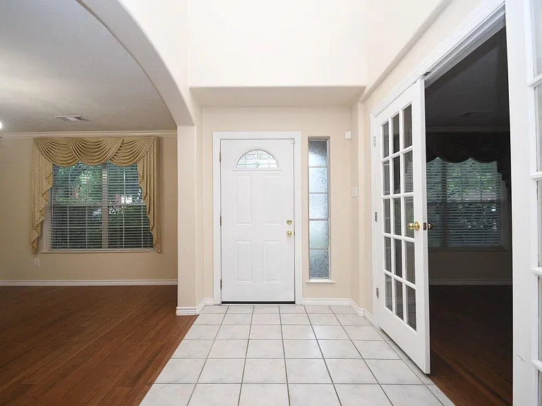 10430 Sanibel Falls Ct — Photo 5