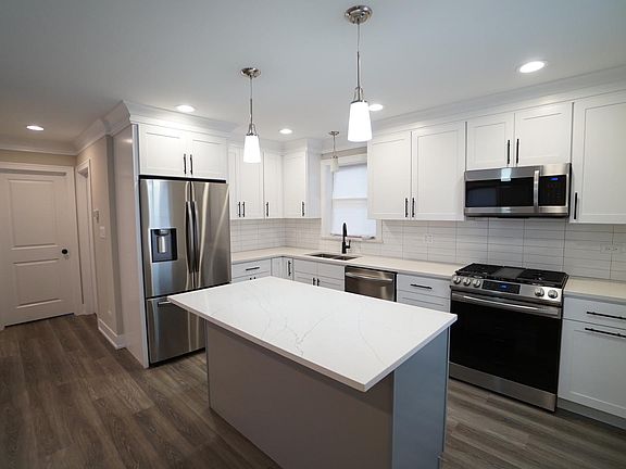 3rd image of 5249 N Melvina Ave
