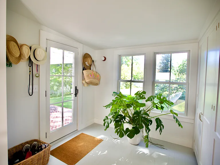 7 Clinton Ave — Photo 7
