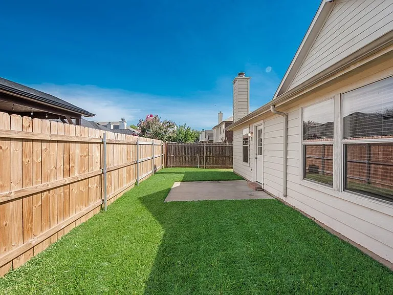 8420 Silverbell Ln — Photo 26