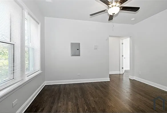 8039 S King Dr #303 — Photo 6