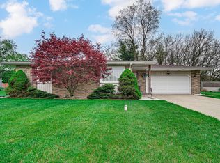 320 Bordeaux Dr, La Porte, IN 46350