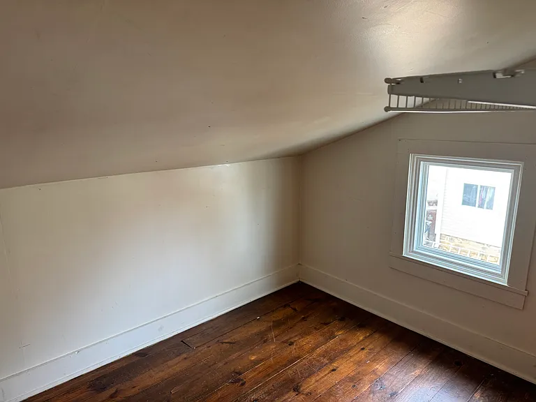 135 W Hanover St — Photo 7