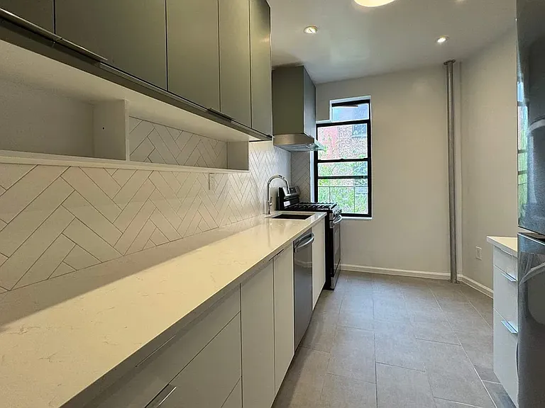 31 E 127th St #2B — Photo 7