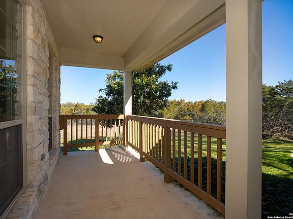 5th image of 846 RIVER BLUFF CIR