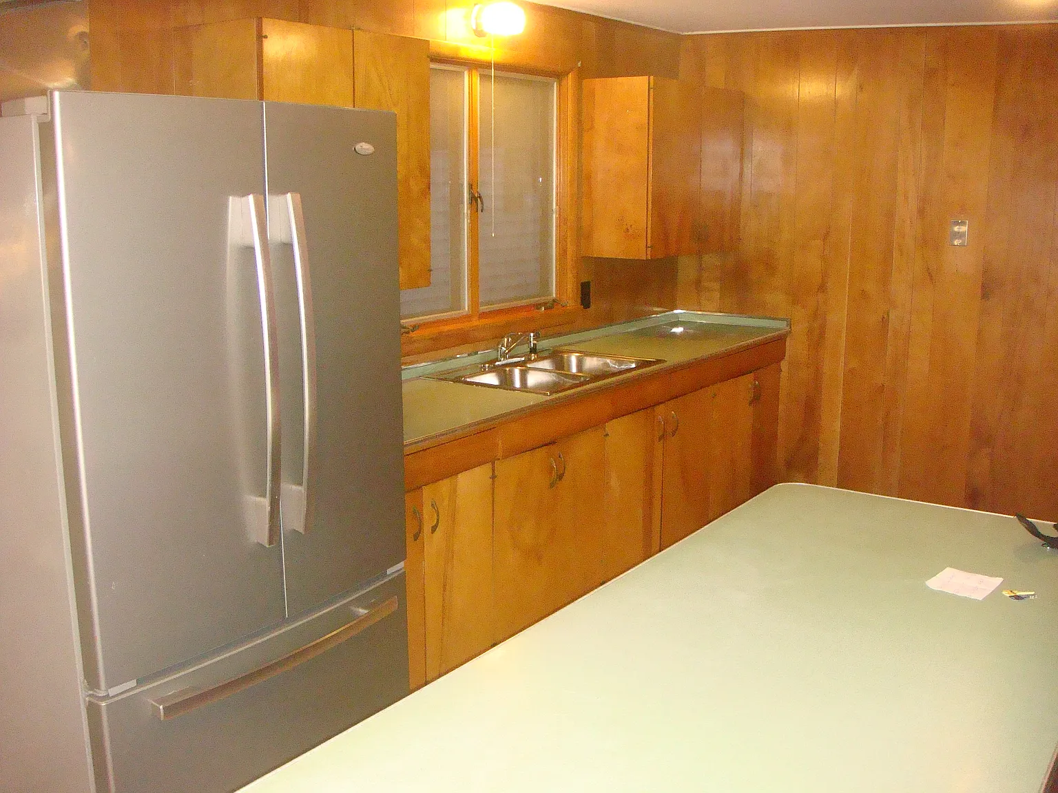6 bed, 2.5 bath, 3300 sqft, $2,400 — Photo 2