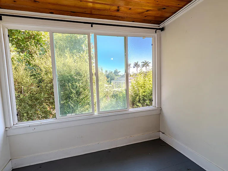 34 S Santa Rosa St #B — Photo 9