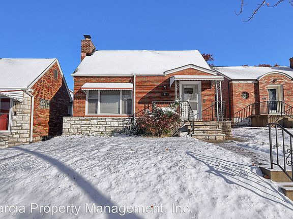 3rd image of 5803 Lansdowne Ave