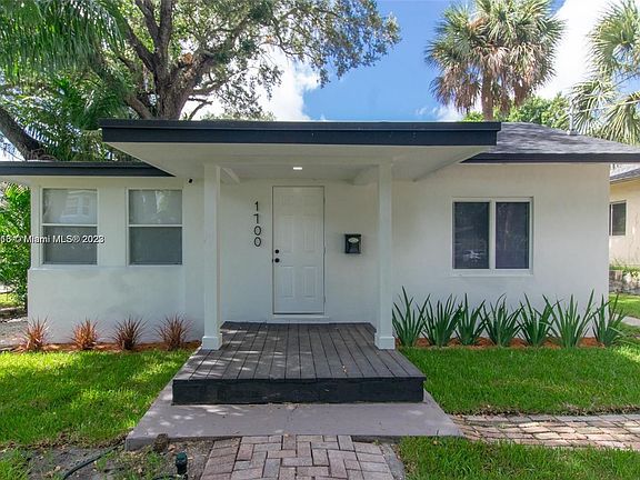 2nd image of 1700 SW 22nd St