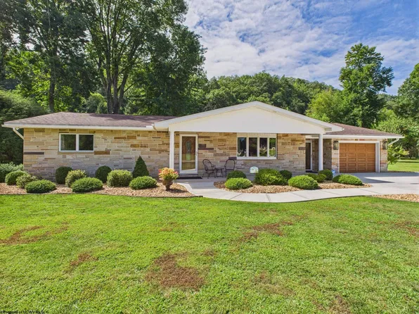225 Sylvester Dr, Elkins, WV 26241