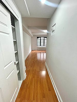 5th image of 320 E 42nd St APT 2004
