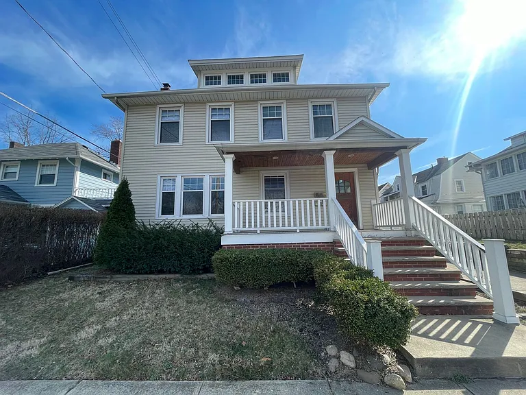 1143 Cranford Ave — Photo 2