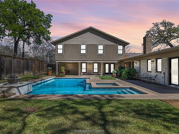 3rd image of 800 Copperas Dr
