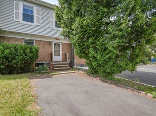 19 Redbud Rd, Piscataway, NJ 08854