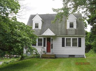 958 Salt Point Tpke, Pleasant Valley, NY 12569