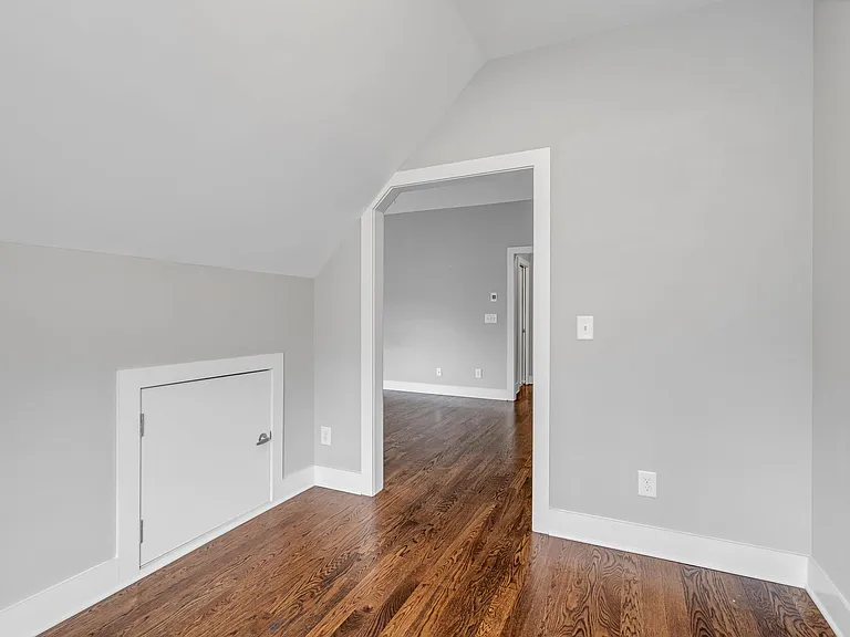 509A Moore Ave — Photo 21