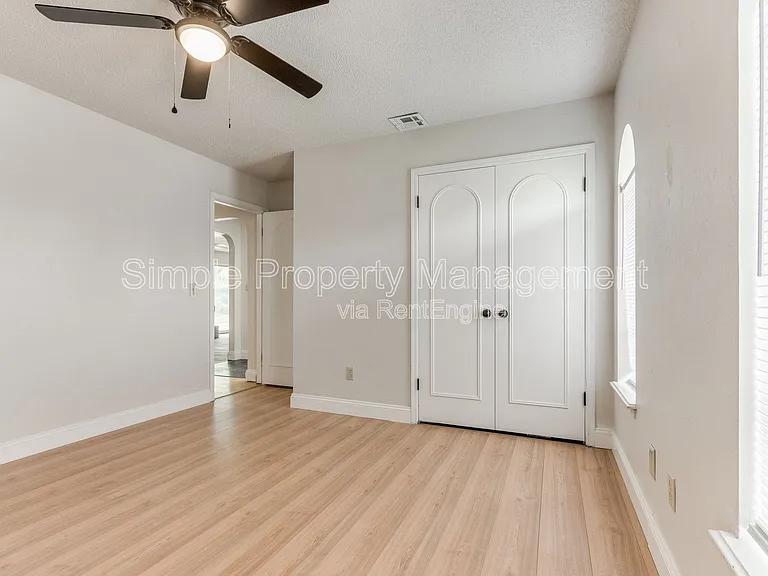 5816 NW 90th St — Photo 10