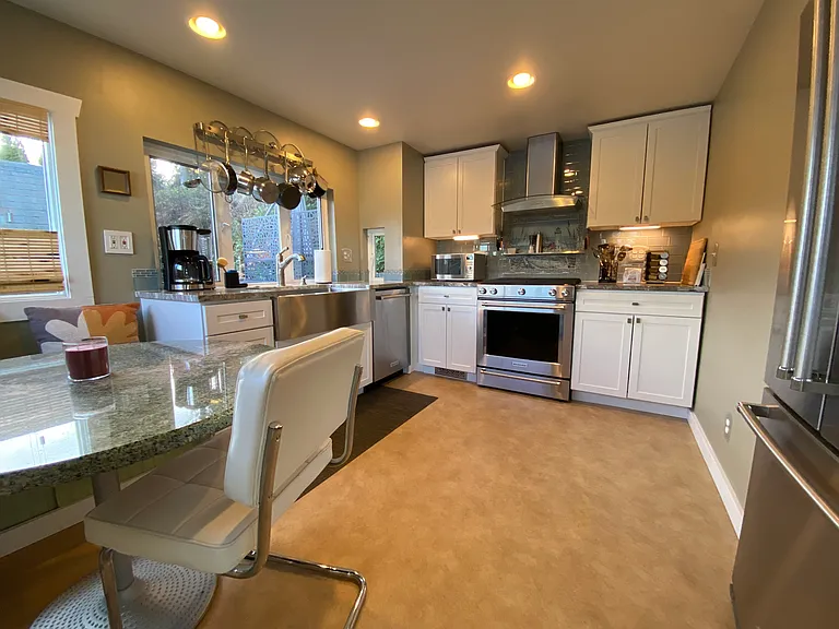 10088 SE Southworth Dr — Photo 11