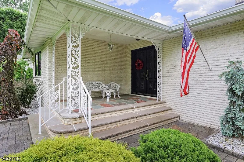 3 bed, 3.0 bath, $5,700 — Photo 4