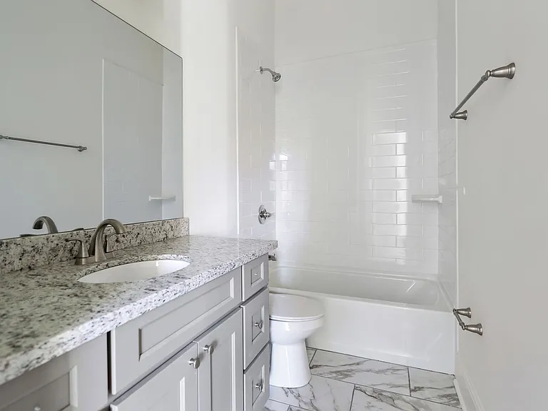 3422 Lasalle St — Photo 6