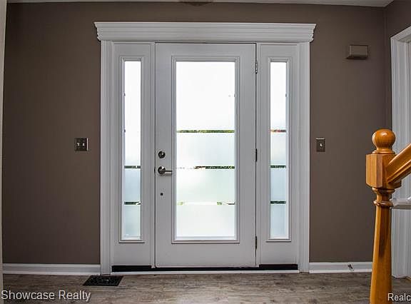 4th image of 499 Williamsport Ct