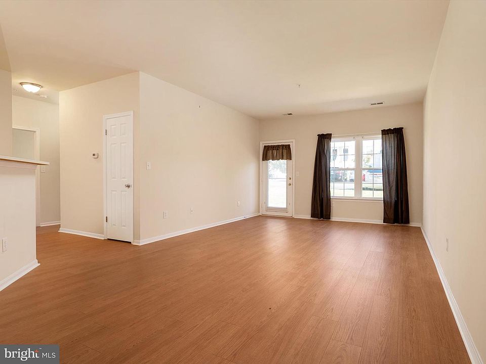 1st image of 1412 Nutwood Ct