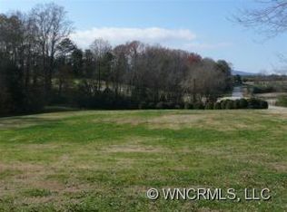 29 Tandem Trl, Landrum, SC 29356