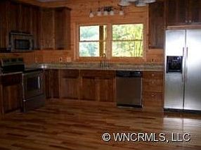 5th image of 529 Big Rock Creek Dr